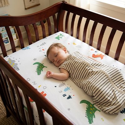 Drap housse lit bébé dinosaure