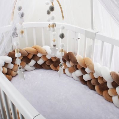 tresse-de-lit-bebe-marron