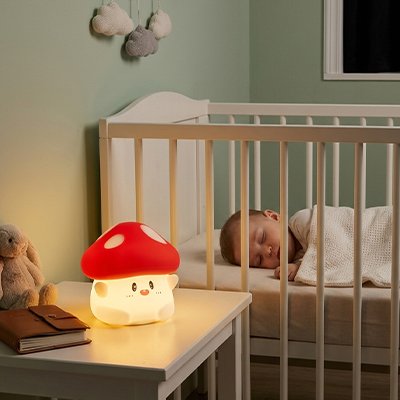 Veilleuse bébé posé sur chevet