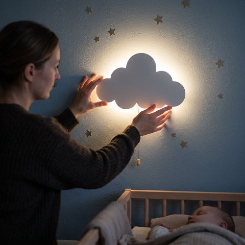 Veilleuse murale accroche par maman